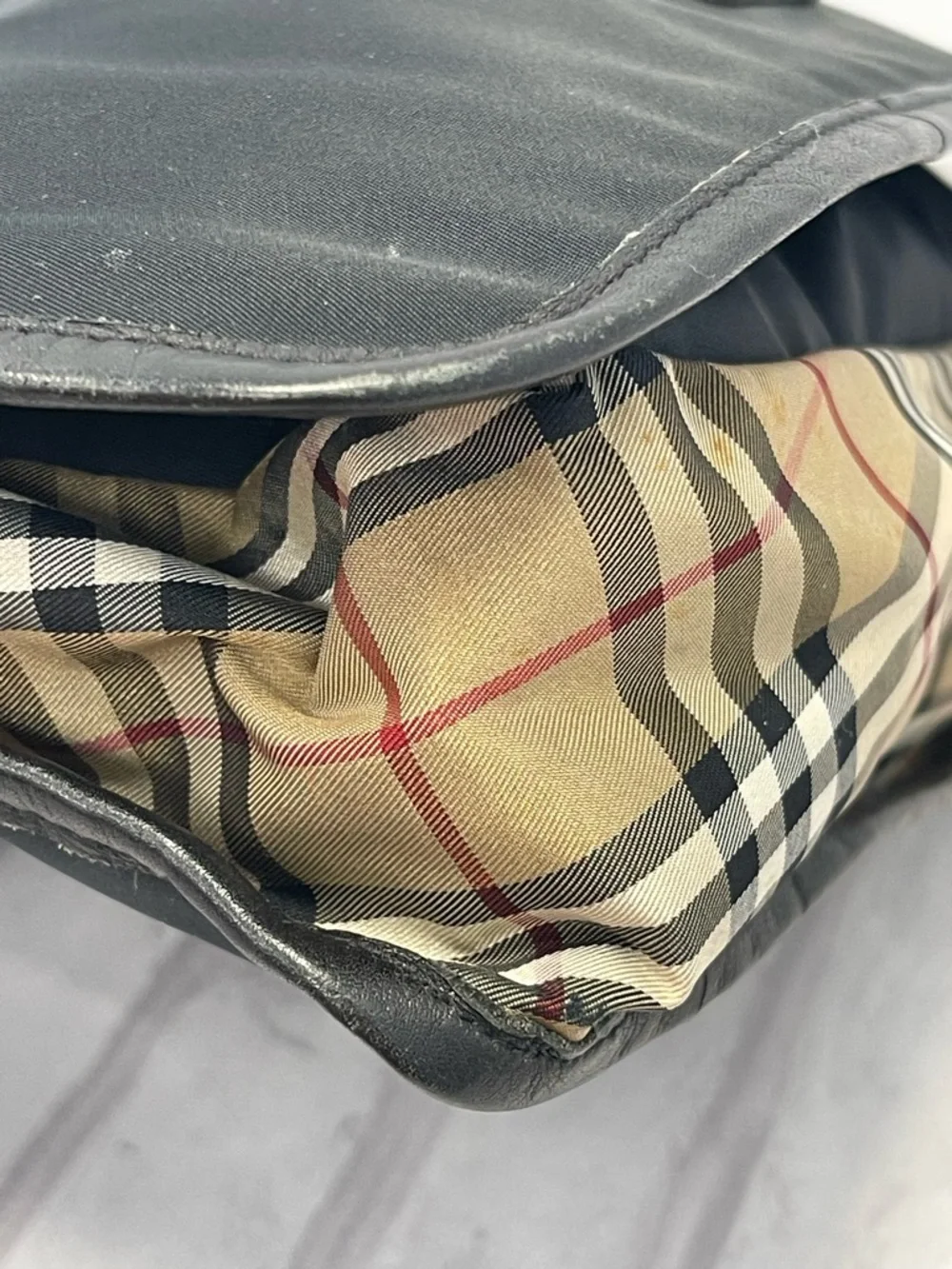 Burberry Vintage Nova Check Nylon/Leather Messenger Bag - Preowned